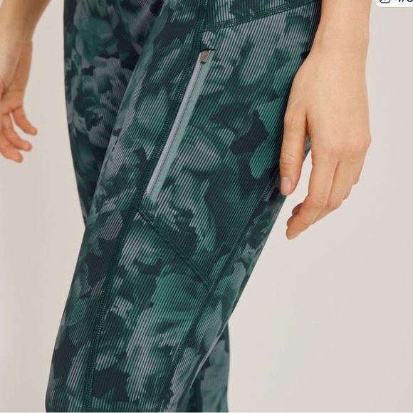 Athleta Green Floral Patterned Leggings - Picture 3 of 7